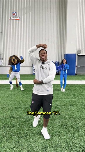 Jahmyr Gibbs creates Cellys for his @detroitlionsnfl teammates 🕺