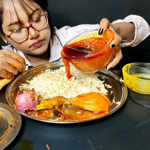 ASMR: EATING SPICY CHICKEN CURRY🔥 BASMATI RICE || #shorts #mukbangn#asmreating #mukbangasmr #asmr