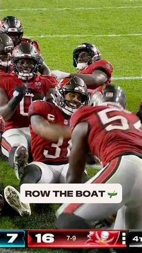 Rowing the boat in Tampa Bay 🛶 #rowboat #celebration #celebrate #buccaneers nfl
