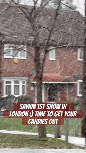 Our First Real Snow in London | Cozy Winter Candles ❄️🕯️SAWIM #candleseason #snowinlondon #snowfall