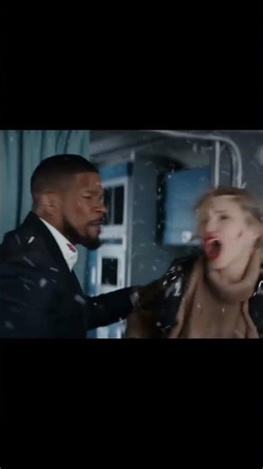 Back in Action: The plane crash scene #BackInAction #Shorts #Movies #Netflix #Action #MovieScene