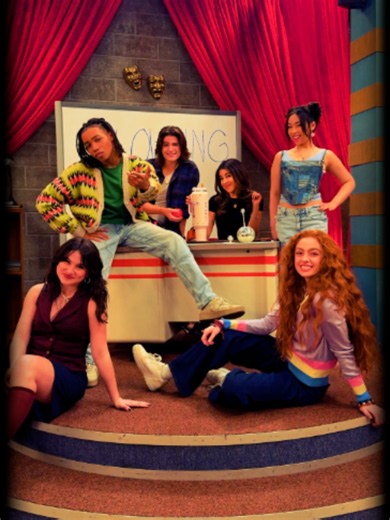 THE CAST! HOLLYWOOD ARTS is now playing #hollywoodartsnetflix | hollywood arts