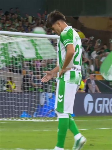 Debut and a goal in his first match in #LALIGAEASPORTS! ✨💚 #deportesentiktok #LALIGAHighlights #RealBetisOsasuna