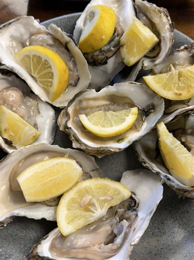 Mukbang Oyster Jakarta: Eating Raw & Cheese Oysters to Satisfy Cravings