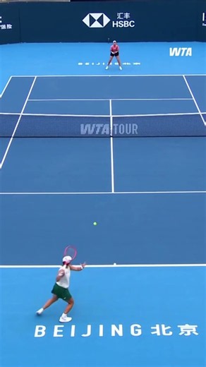 Finding her rhythm 🎶Janice Tjen trying to take it to a third set against Kalinina.#ChinaOpen