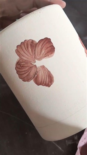 How to paint flowers ❤️ ••• Follow @graceypunto for more!