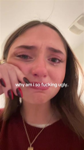 beanut putter (@leftbuttcheek8)’s video of ugly face shape