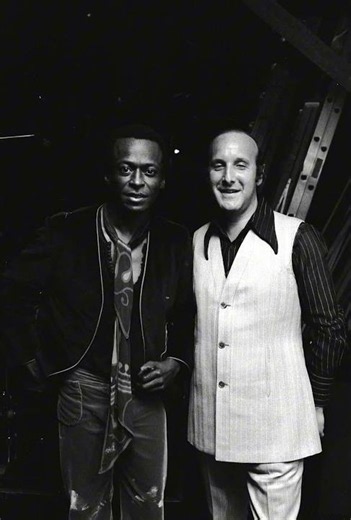 Remembering Clive Davis