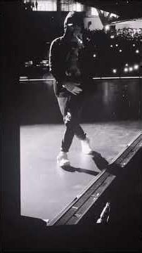 Eminem Joins JAY-Z On Stage For "Renegade"