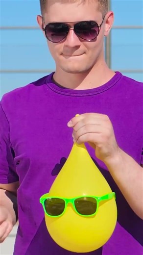 A water balloon’s slow-motion explosion masterpiece 💦🎨 #SatisfyingSlowMo