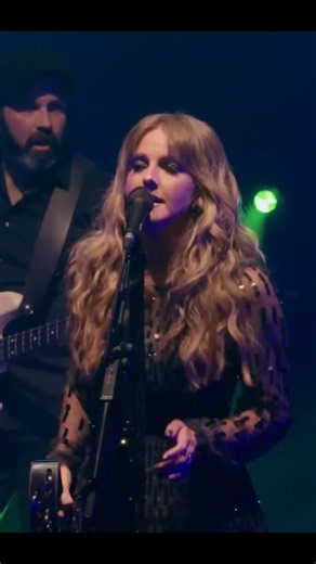 Rumours of Fleetwood Mac perform the memorable song Big Love 2024 pt4