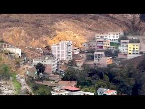 An 8.0-magnitude earthquake hit Panama today..!! The epicenter was inland, people ran in panic
