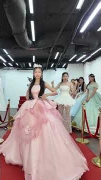 Wearing prom dress and catwalk down the stairs #bybacademy #thanhhuyennguyen #daotaonguoimau #5g