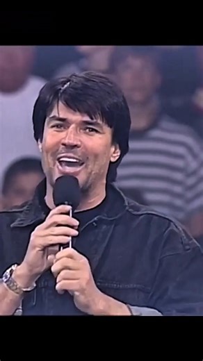 28 years ago 👊🏼👊🏼 Bischoff challenges McMahon to a fight - 5/1998