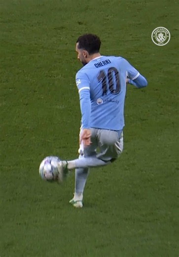 He’s just having fun 🪄 #RayanCherki #ManCity #ChampionsLeague #Football