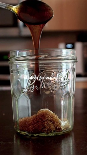Easy and quick coffee drinks to try this summer when you've got places to be ☕️