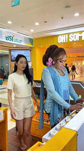 Kok malah jadi ikut emosi bakul e iki 😂🤣😂🤣😂 Tapi Tenang , Jeng Mendut Baik Hati kokk Bestiee , Cuss Langsung Ketemu aja di Storenya @RoroMendut yg ada di Plaza Ambarrukmo lantai 2 yaaa