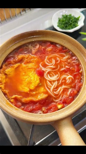 Claypot tomato egg soup noodles 🍅🫕🍜