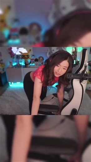 Pokimane’s Cake Throw Accident! 😳 #pokimane #twitch #pokimanevalorant #gamergirl #twitchstreamer
