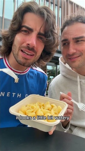 Italians review EREWHON MAC and CHEESE
