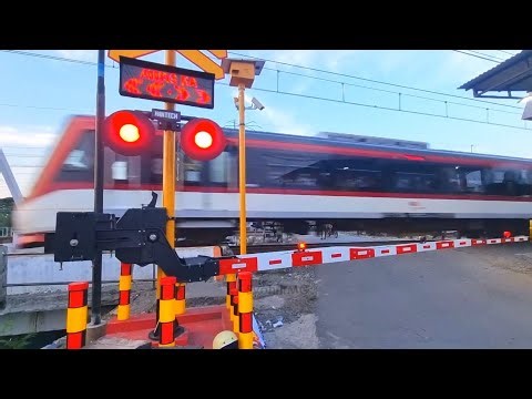 5 New Railroad Crossings in Jakarta | 2 Minimalist Crossings | 3 WANTECH VMS Crossings
