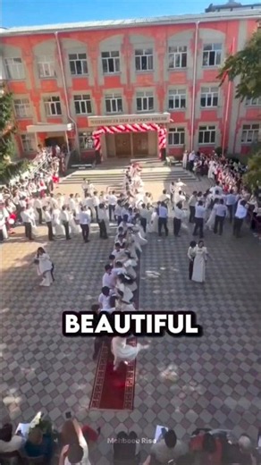 These Students Have the Most Beautiful Graduation Tradition! ❤️ #usa #usashorts