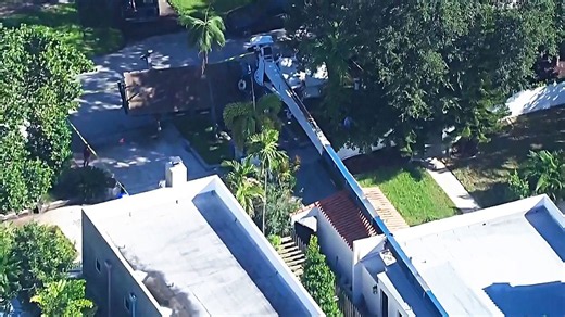 Second crane sent to recover the first topples onto Fort Lauderdale home
