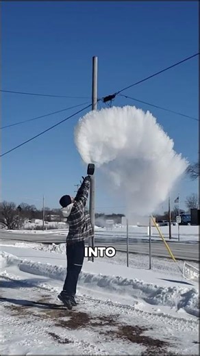 BOILING WATER IN -30°C = THIS 😳