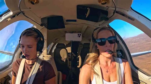 Inside a jet flight lesson with full cockpit views