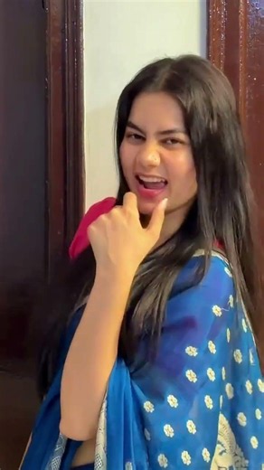 lamba rakhe bal chhati tak rakhe gadi hai |