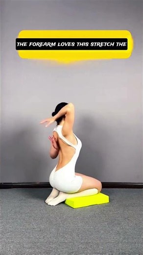 Relax Tight Muscles with These Easy Stretching Moves 💪 #Mobility #Fitness #HomeWorkout
