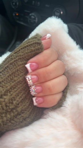 New year nails!! ❤️🙏 #newyearnails #ducknailsarecute #bye2025 #ducknailinspo #acrylic @Young Nails cover powder flamingo 🦩 @MakarttPro monomer ❤️❤️