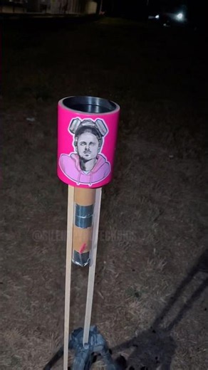 2 STAGE PINKMAN STROBE ROCKET #trend #pyro #fireworks