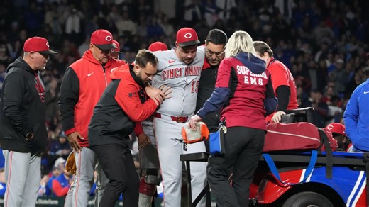 Reds' Emilio Pagán carted off with an apparent left hamstring injury against the Cubs