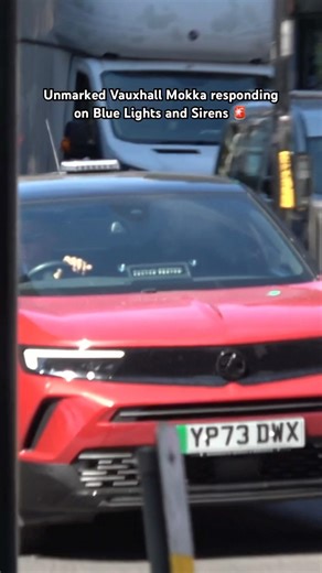 #londonfirebrigade #lfb Unmarked Vauxhall Mokka responding on Blue Lights and Sirens to a Fire 🔥🚨