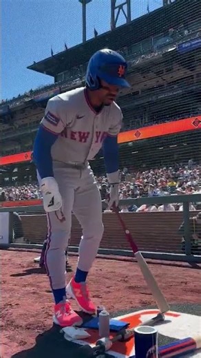 Get ready for today's game with Francisco Lindor 👀