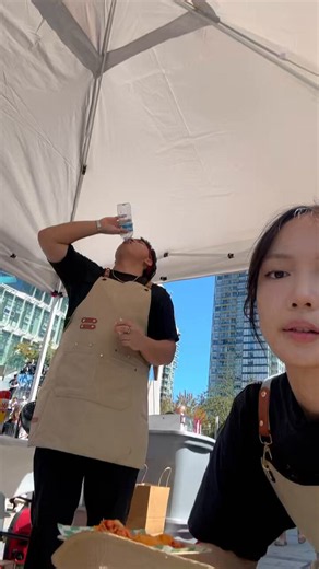 side quest: serving mini pancakes https://t.co/3zFoN4yPJ7