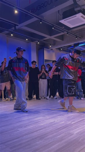 KISS IT BETTER — 1ST ROUND SOLD OUT! ❤️‍🔥 Our first-ever collab class! (RASHEED x XERNAN) Thank you so much everyone, for pulling up and showing love! 🫶🏻 KISS IT BETTER — ROUND 2 📅 October 18 • 7:00 PM See you? 👀 SEE YOU! ❤️‍🔥 #rasheediii