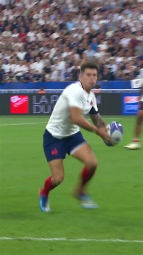 Matthieu Jalibert régale ses coéquipiers 🤩 #WorldCup