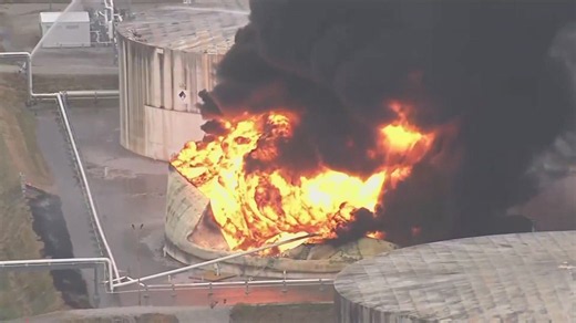 Lightning causes explosions in Oklahoma natural gas tanks