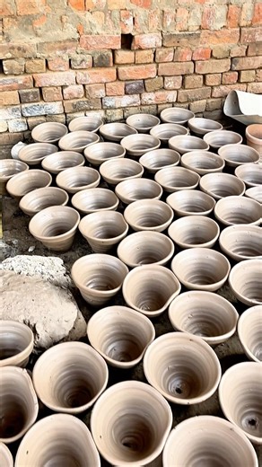 How a Skilled Maker Turns Clay into a Perfect Plant Pot #shorts