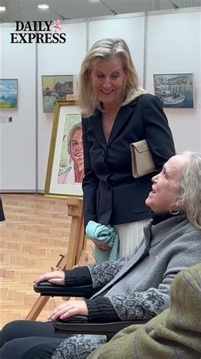 Duchess of Edinburgh unveils new portrait 👑 #news #royals