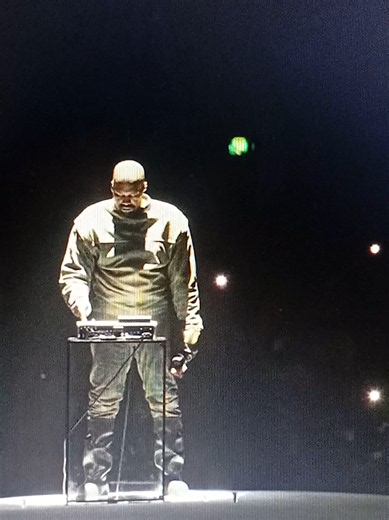 Kanye West - Runaway (YE Tour 2026)