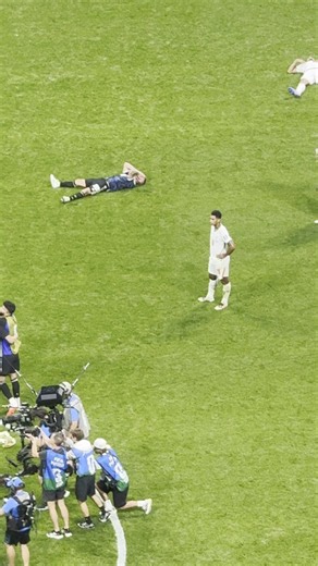 Argentina player Colo Barco irritating Jude Bellingham at full time…What an absolute disgrace.