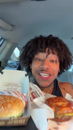 Actually very impressed @Burger King #burgerking #cheeseburger #mukbang #foodie