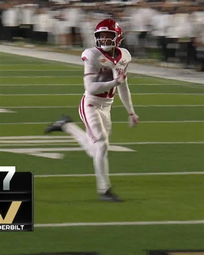Southeastern Conference on X: "JOKER JOHNSON PICK SIX ⬅️ @RazorbackFB x 📺 ESPN2" / X