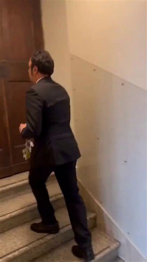 This is the chief key keeper of the Vatican Museums, the man who holds the key to the Sistine Chapel.