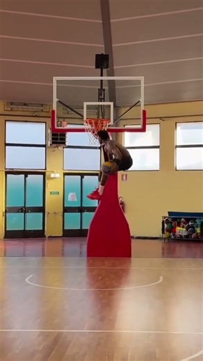 He ain’t from this world 🤯👀 #3x3Basketball #dunk