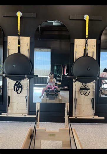 don’t let your insecurities or negative thoughts take control. Go out there and take up space and kick ass. I love ya’ll 💪🏼💗