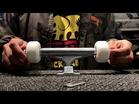 Building a skateboard complete at Zumiez